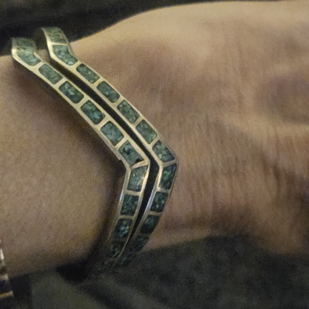 VINTAGE PR.OF STERLING&CRUSHED TURQUOISE CUFFS. JUST WONDERFUL!SUCH A GREAT LOOK